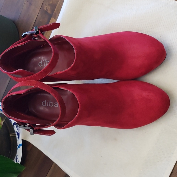 Red platform bootie with ankle strap - Picture 3 of 6